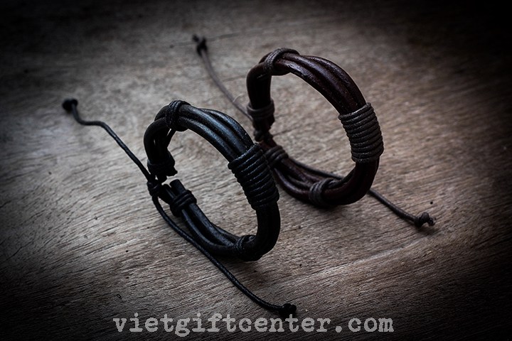 vòng tay da 2 có thể được dùng cho cả nam lẫn nữ