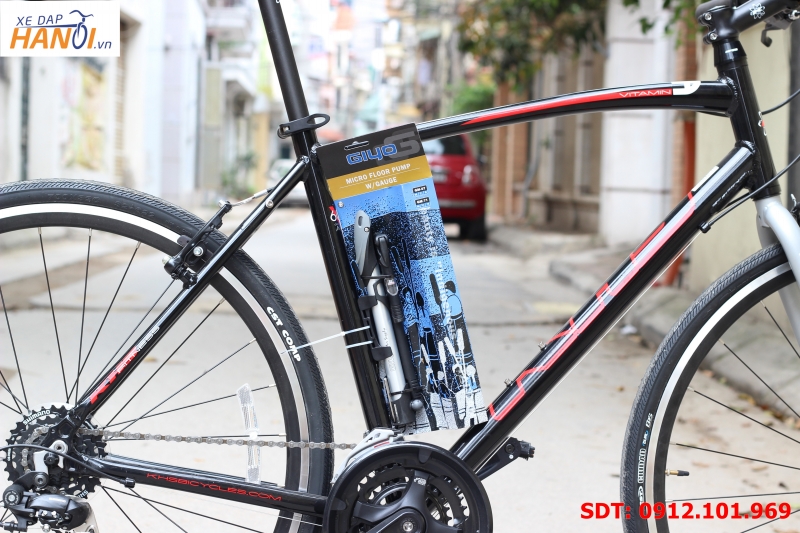 Bơm tay mang theo xe Giyo made in Taiwwant