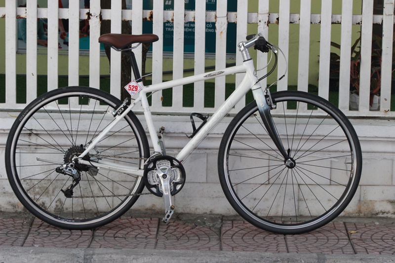 Xe đạp touring Nhật bãi Giant Escape đến từ Taiwant