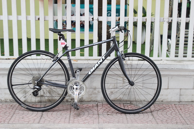 Xe TOURING Nhật bãi GIANT ESCAPE ĐỜI 2016 FROM TAIWANT