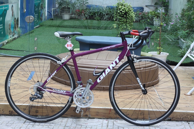 Xe đạp đua Nhât bãi GIANT PACE MADE IN TAIWANT