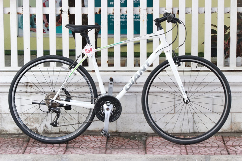 Xe đạp Touring Nhật bãi Giant Escape RX đến từ Taiwant