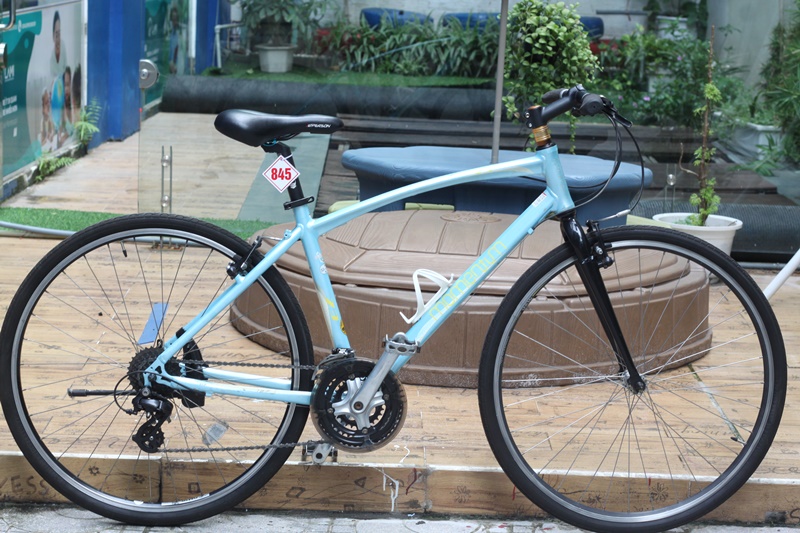 Xe đạp thể thao Touring Nhật bãi GIANT MOMENTUM ĐẾN TỪ TAIWANT