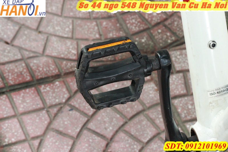 Xe đạp thể thao Touring Nhật bãi GIANT MOMENT ĐẾN TỪ TAIWANT