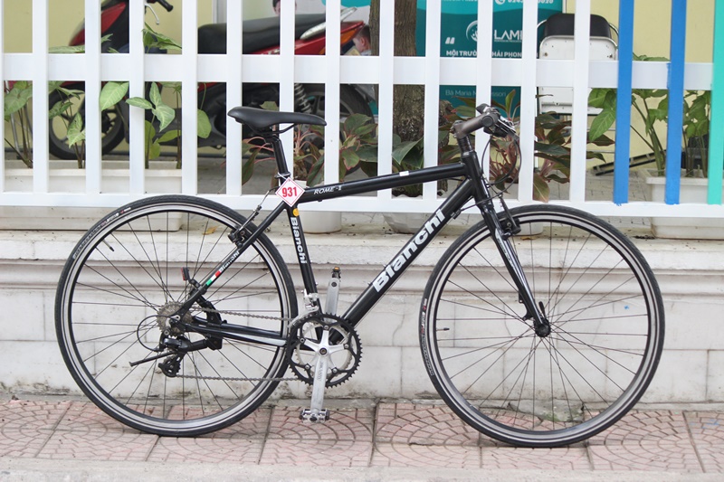 Xe đạp Touring Nhât bãi BIANCHI ROMA II đén từ Italia