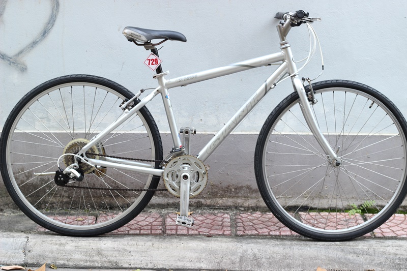 Xe đạp thể thao Touring Nhật bãi GIANT CROSS 2500 NHẬT BÃI ĐẾN TỪ JAPAN-