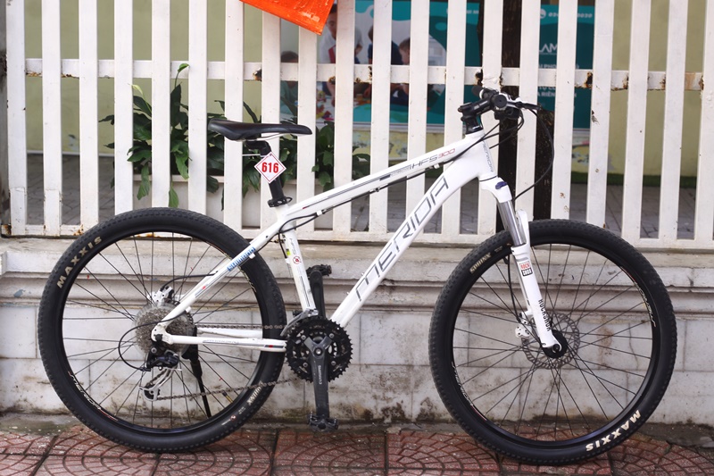 Xe đạp thể thao Nhật bãi MTB MERIDA HFS 300 ĐẾN TỪ TAIWANT