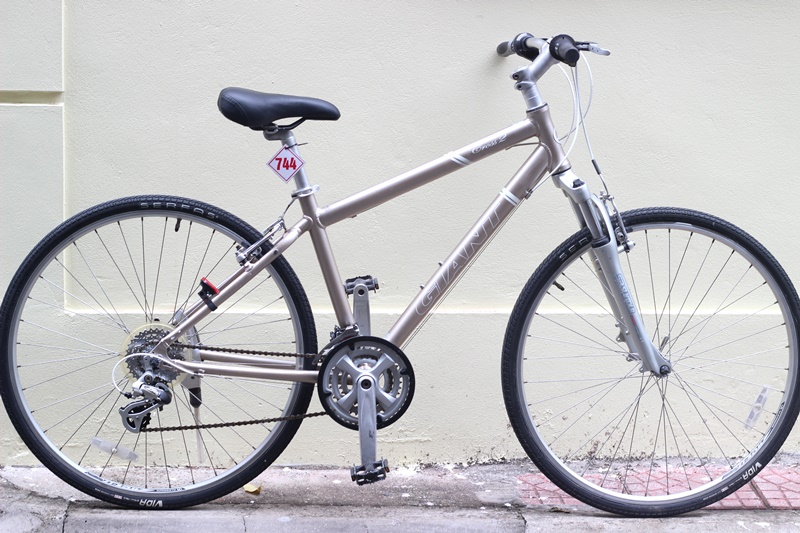 Xe đạp thể thao Touring Nhật bãi GIANT CROSS 2 ĐẾN TỪ TAIWANT
