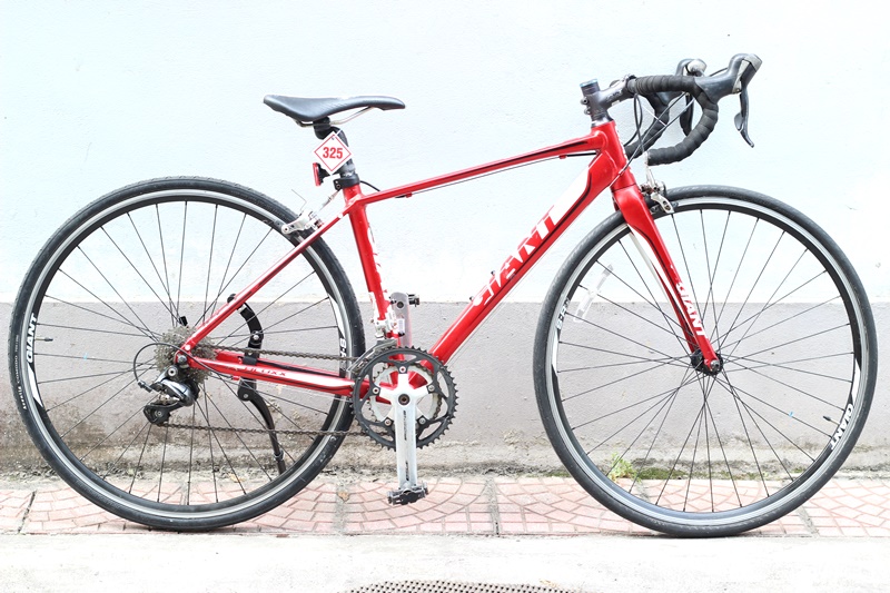 Xe đạp đua Nhât bãi (roading) GIANT DEFY ĐẾN TỪ TAIWANT