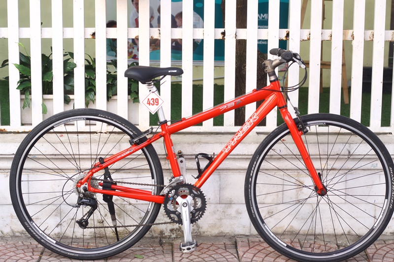Xe đạp thể thao Touring Nhât bãi Trek fx 7.3 đến từ USA