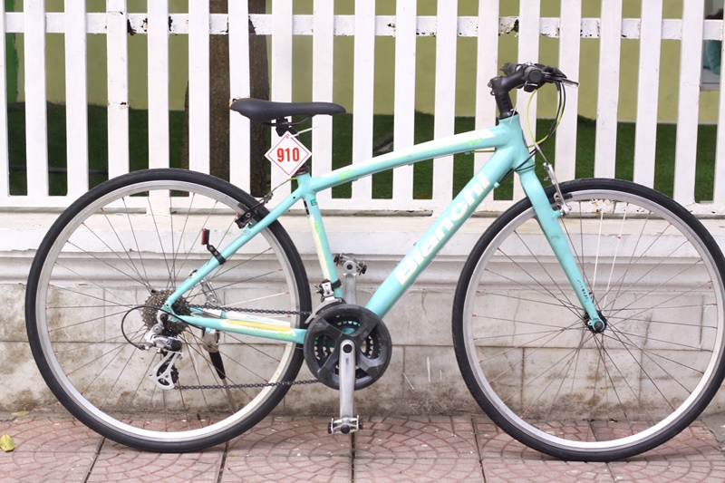 Xe Nhât bãi BIANCHI COMALEONTE DẾN TỪ YATALIA