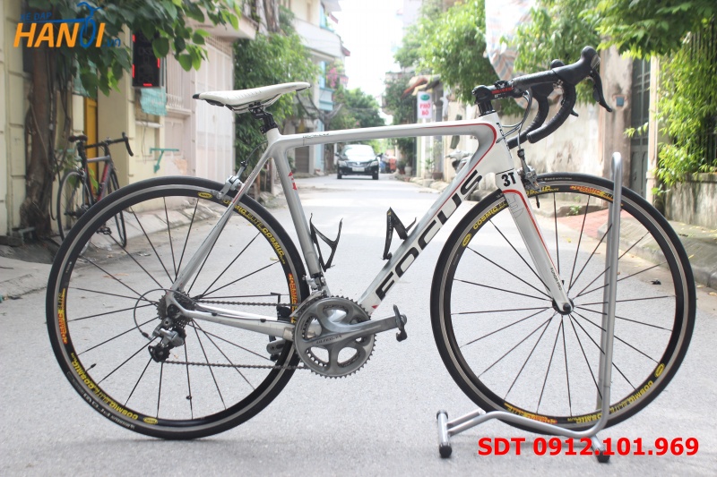 Xe đạp đua carbon Focus Izalco Funda Pro