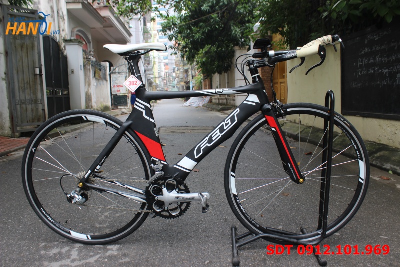 Xe đạp đua Carbon Felt B16