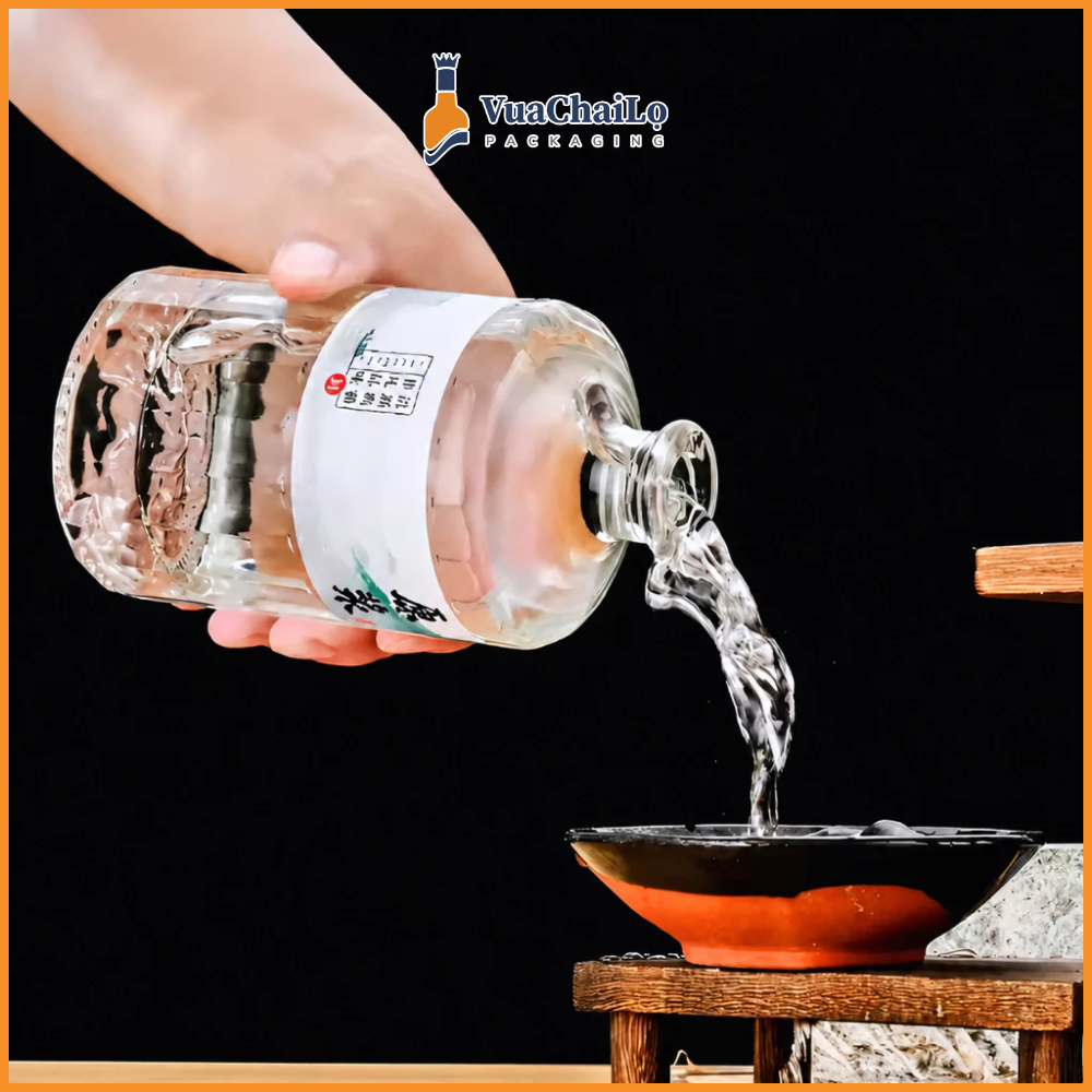 Top 4 mẫu chai thủy tinh dáng cao cho bao bì rượu sang trọng