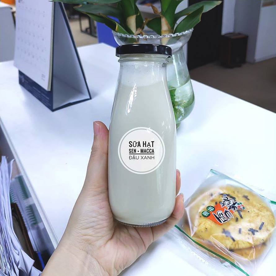 chai thủy tinh đựng sữa, nước ép, sinh tố hoa quả