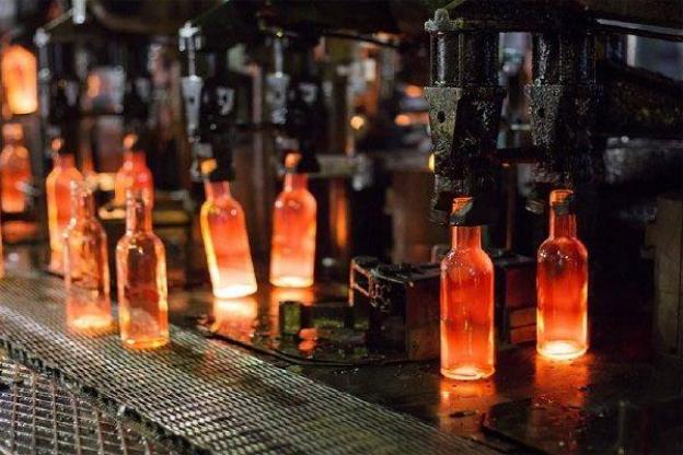 Lịch sử phát triển của chai thủy tinh và vai trò của nó trong văn hóa và kinh tế