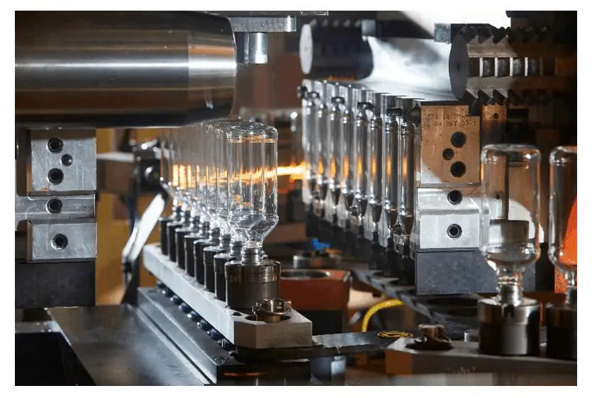 Thổi tạo hình chai nhựa