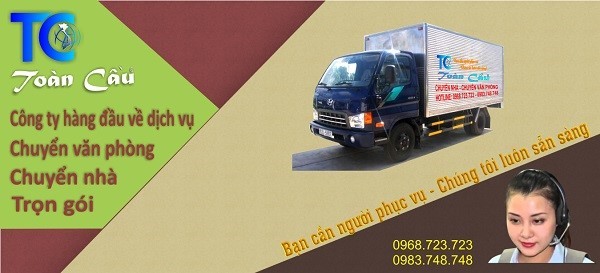 Nhân viên trực tổng đài tiếp nhận thông tin