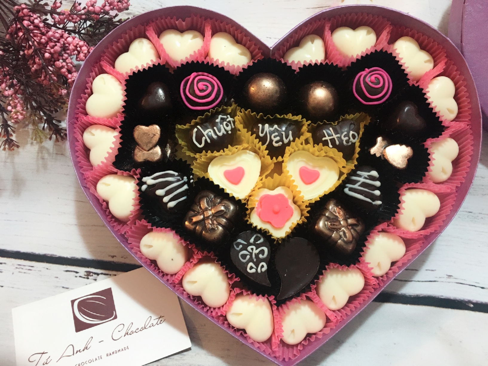 quà socola valentine hình tim mới