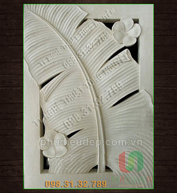 Phù điêu lá chuối và hoa đại tại Hà Nội