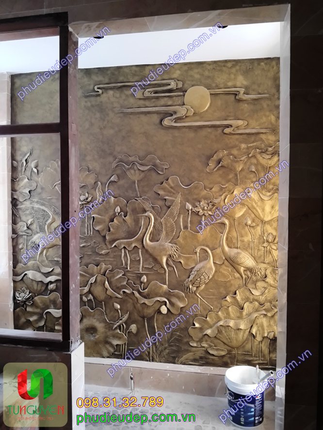 tranh phù điêu xi măng sen hạc giả đồng