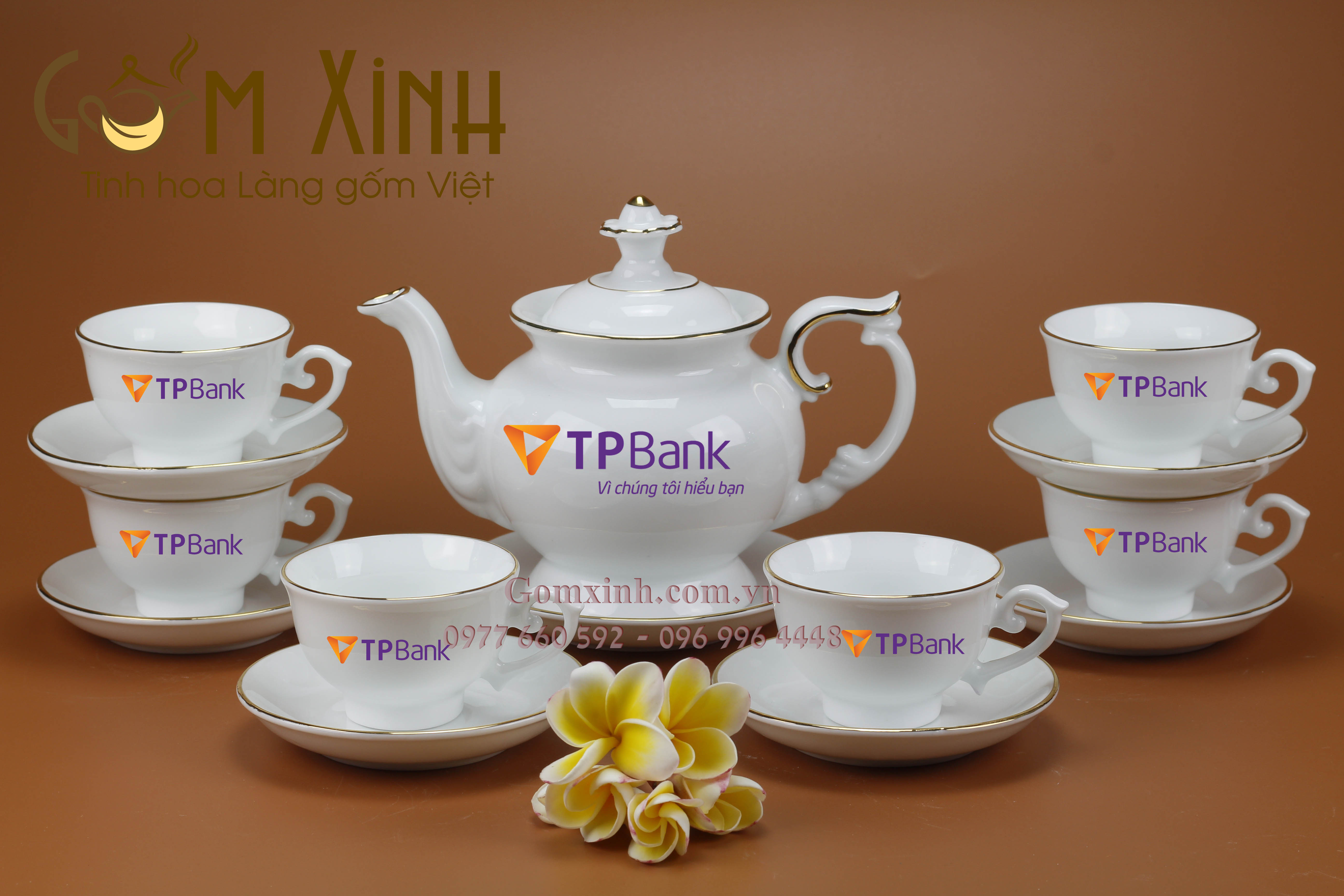 Bộ trà phú quý chỉ vàng kim in logo TPbank
