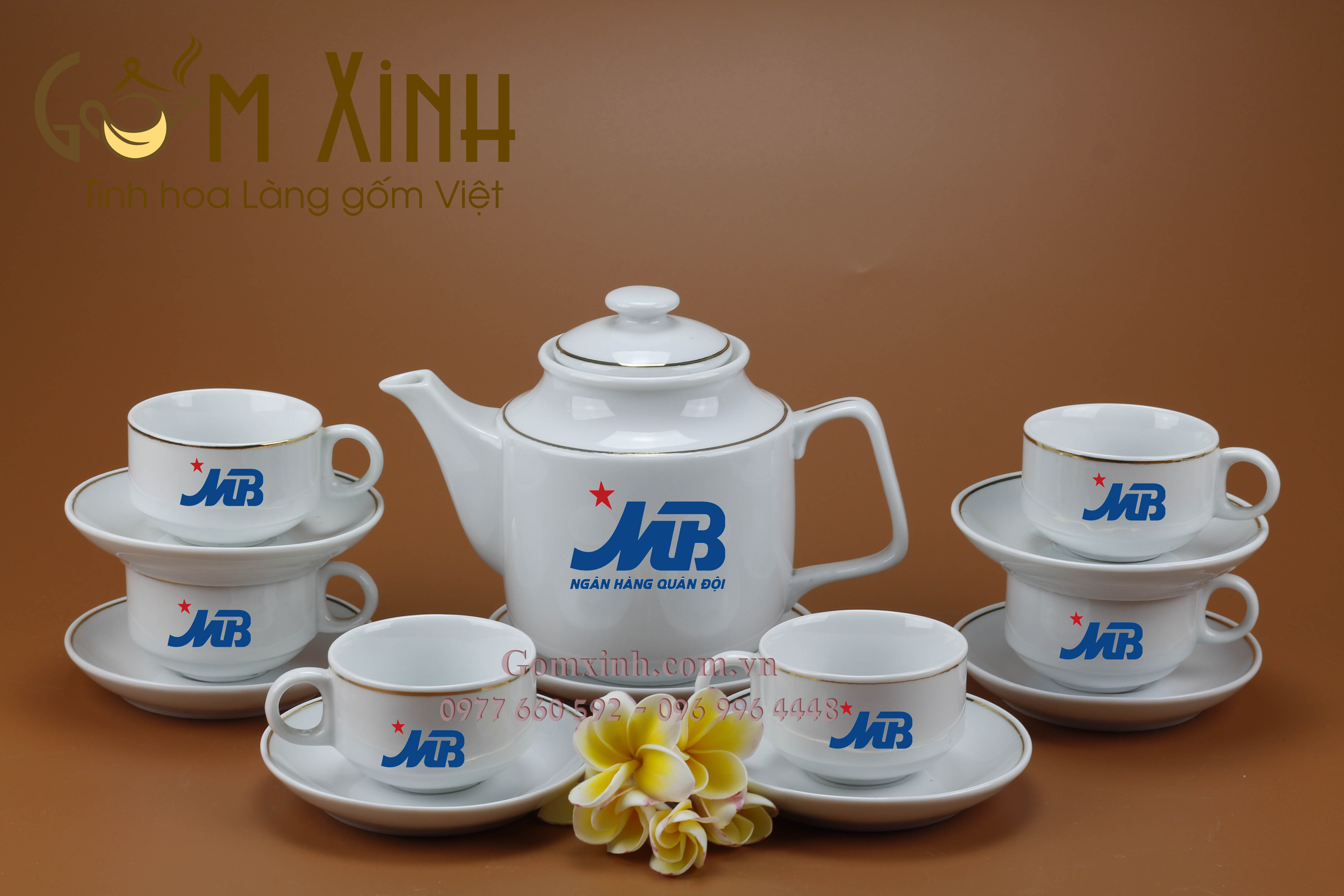 Bộ ấm chén Bát Tràng in logo giá rẻ tại Hà Nội