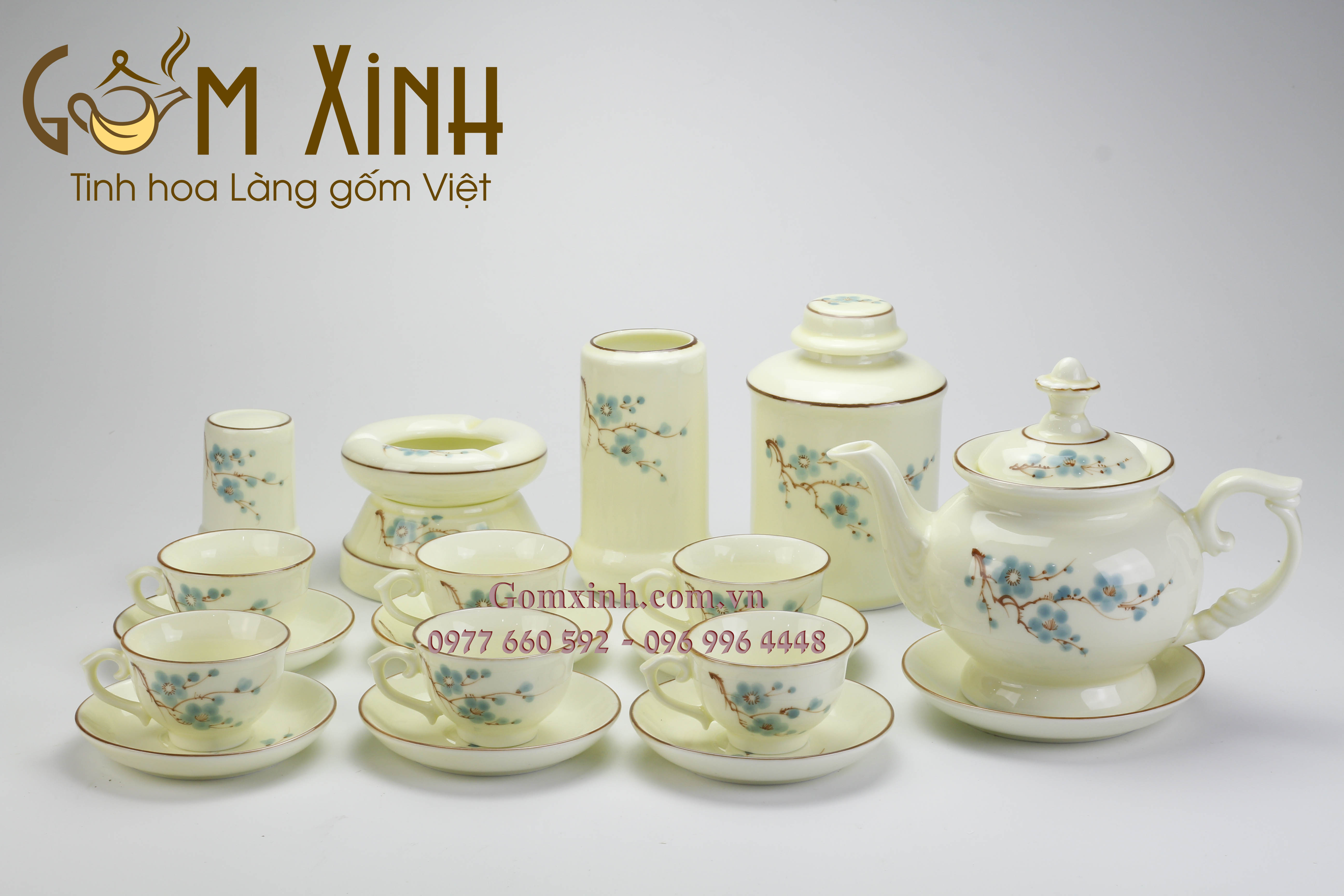 Bộ trà Phú Quý vẽ hoa đào xanh men kem kèm phụ kiện