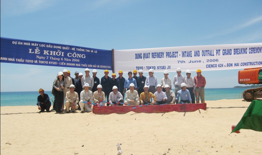 Xây dựng bể thu và xả nước biển nhà máy lọc dầu Dung Quất