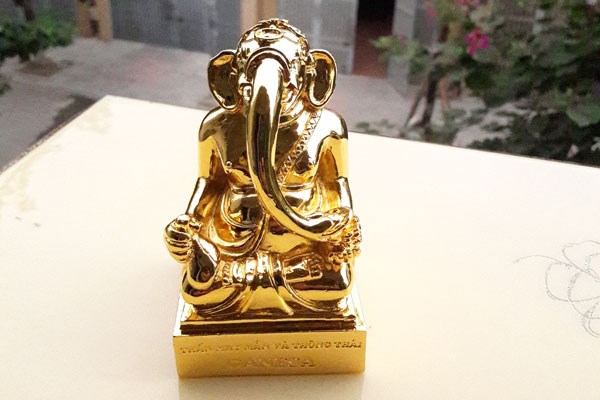 Tượng thần voi mạ vàng Ganesha