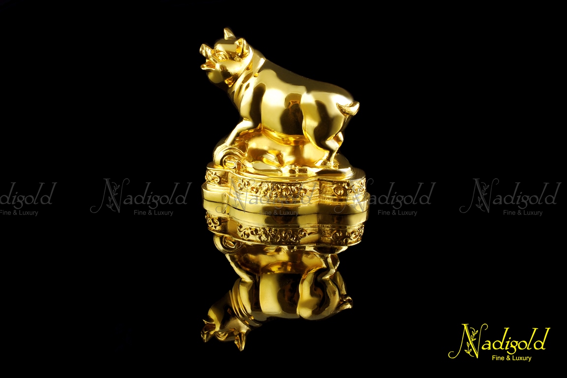 Tượng mạ vàng tuổi Hợi