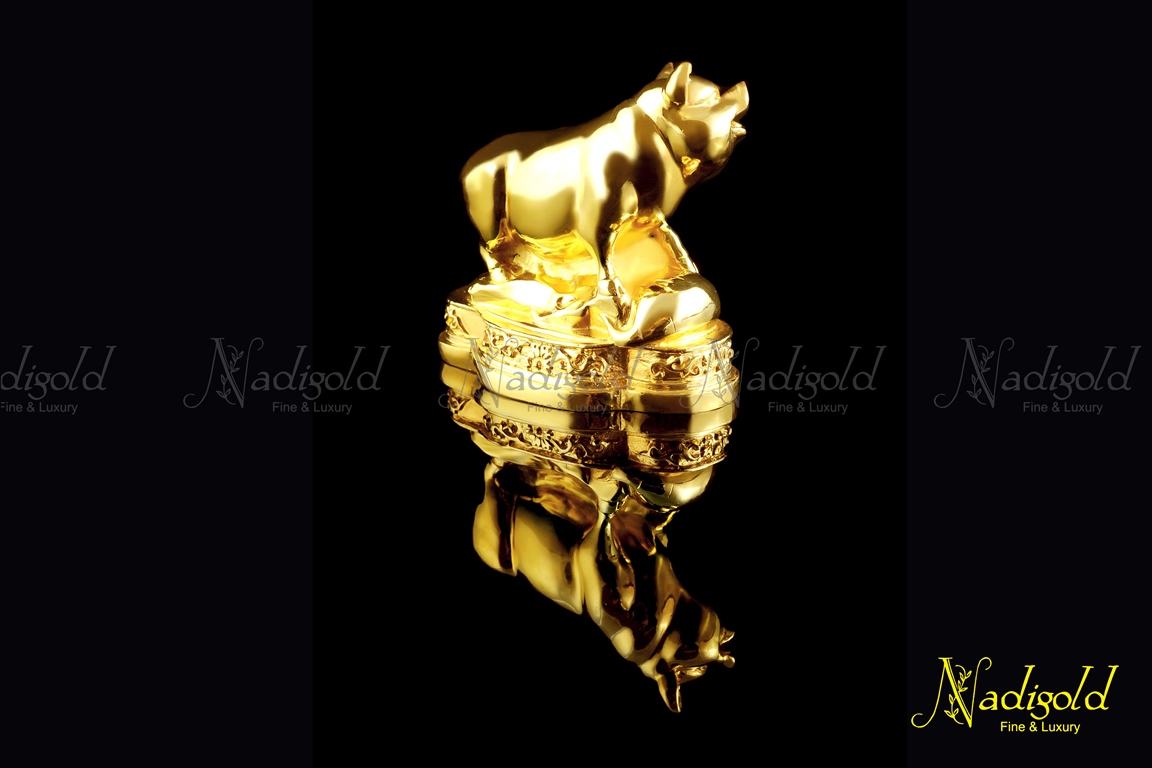 Tượng mạ vàng tuổi Hợi
