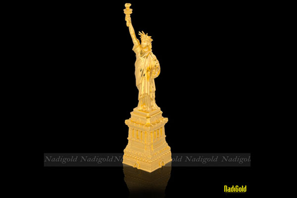 Tượng nữ thần tự do mạ vàng