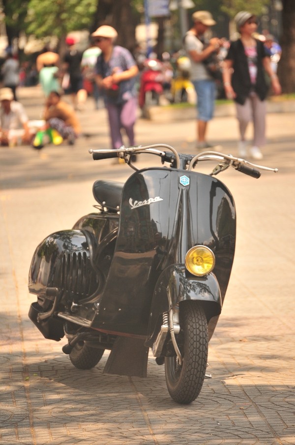 Hoàng Vespa và chiếc xe máy cổ độc nhất Sài Gòn Hoàng Vespa và chiếc xe máy cổ độc nhất Sài Gòn