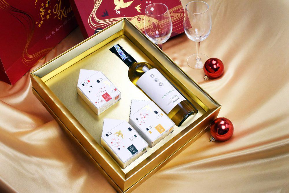 Mỗi hộp quà rượu tết
