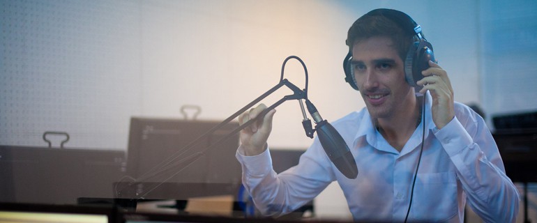 Chương trình Cử nhân Phát thanh truyền hình và Báo chí - (BOARDCAST AND JOURNALISM)