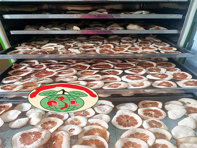 bưởi sấy bằng máy sấy nông sản