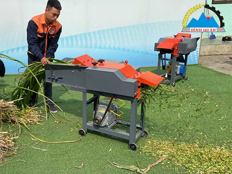 máy băm cỏ