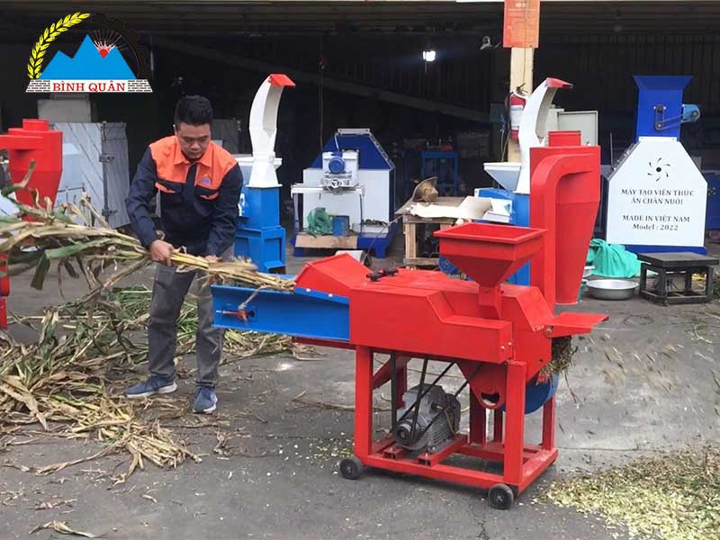 máy băm cỏ