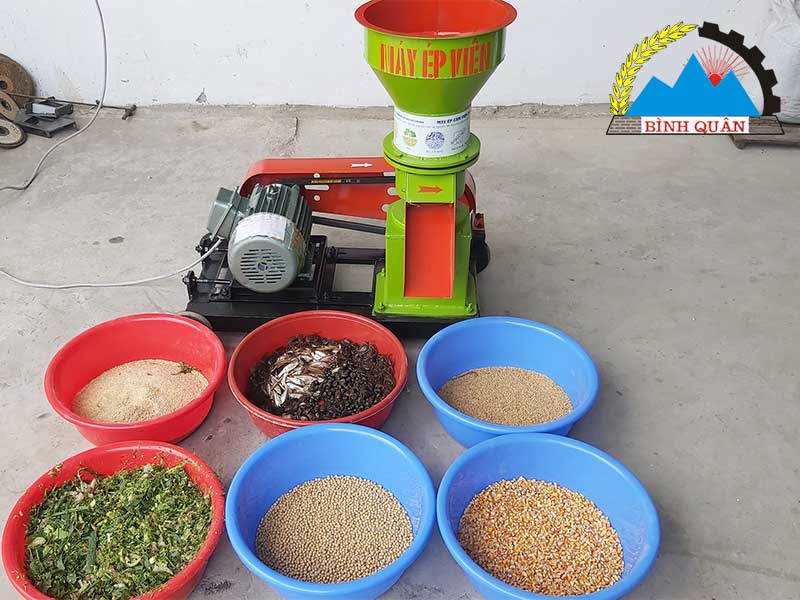 máy ép cám viên trục đứng