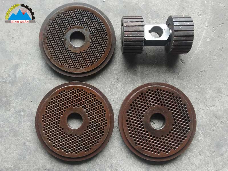 máy ép cám viên cho gà