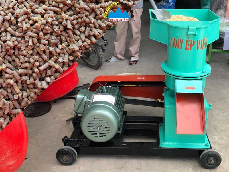 máy ép cám viên trục đứng