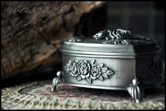 Hộp nữ trang hình trái tim sang trọng