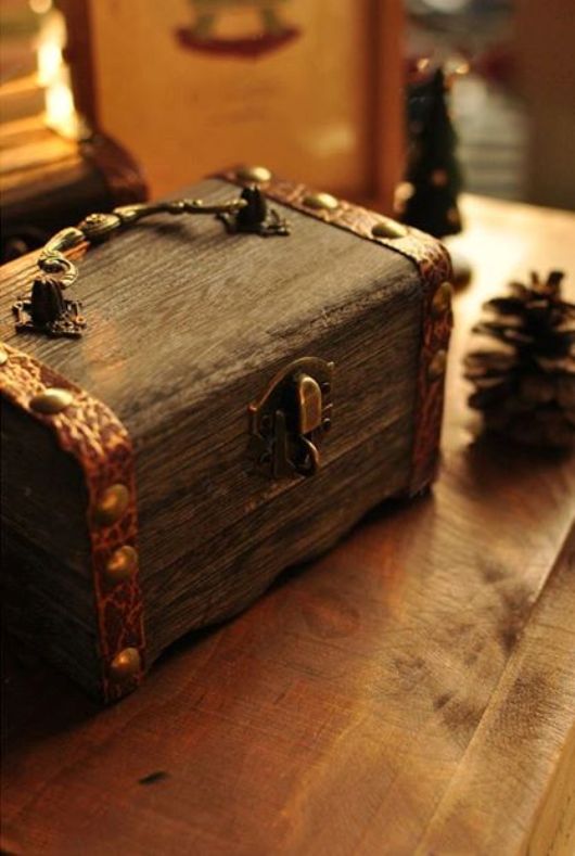 Hộp gỗ giả cổ