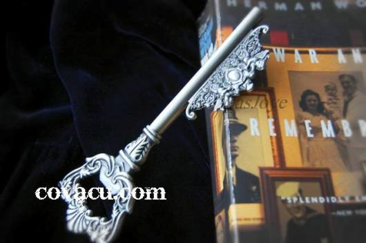 Chìa khóa giả bạc vintage độc đáo