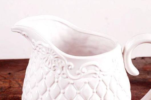 Bình hoa gốm trắng cổ điển