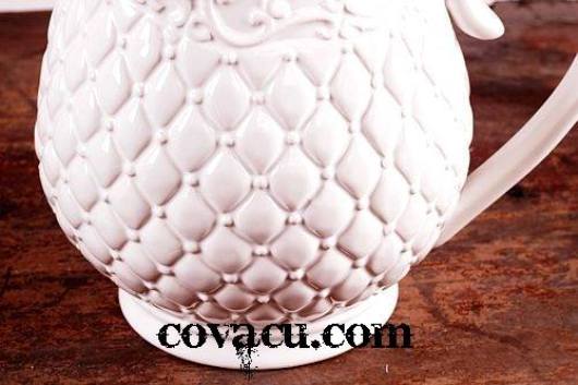 Bình hoa gốm trắng sang trọng