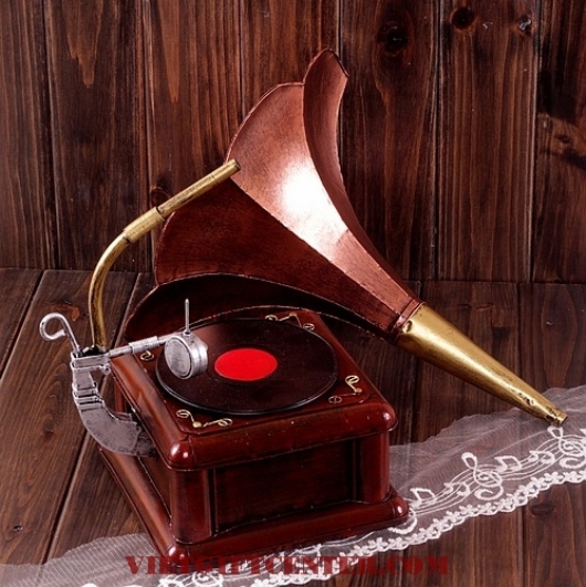 mo hinh may hat co trang tri