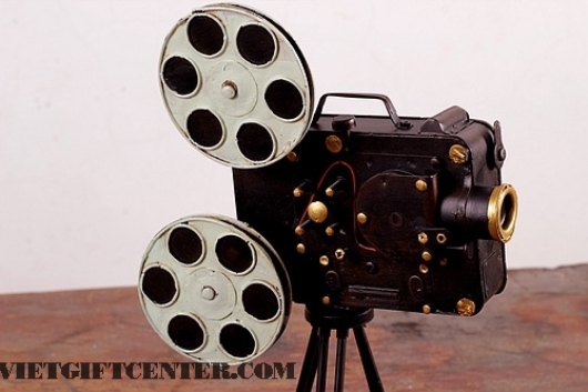 ban mo hinh may chieu phim co đep