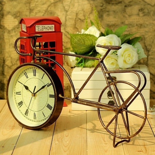 Đồng hồ để bàn trang trí kiểu cổ